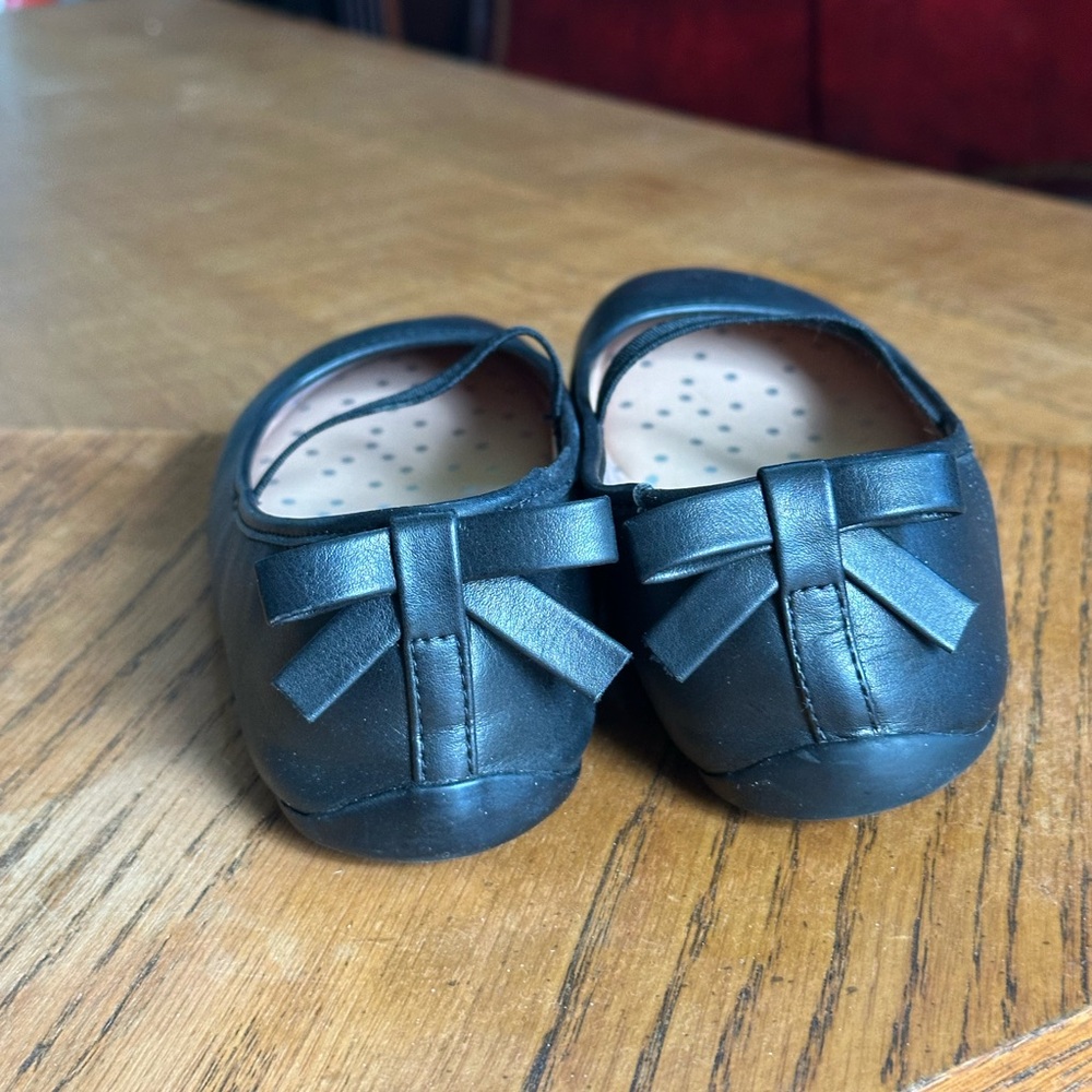 Black slip on shoes - Picture 3 of 9